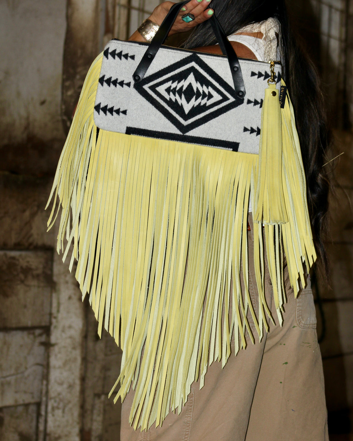 City Clutch - XL Walking Rock