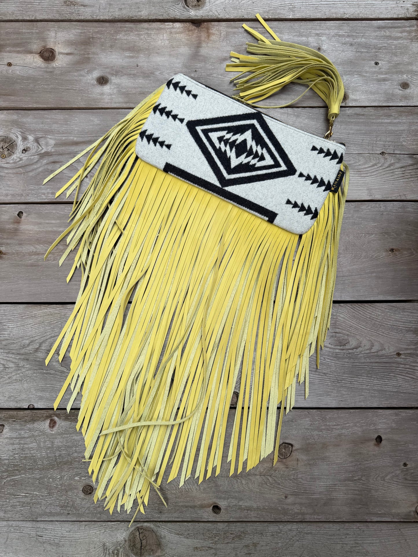 City Clutch - XL Walking Rock