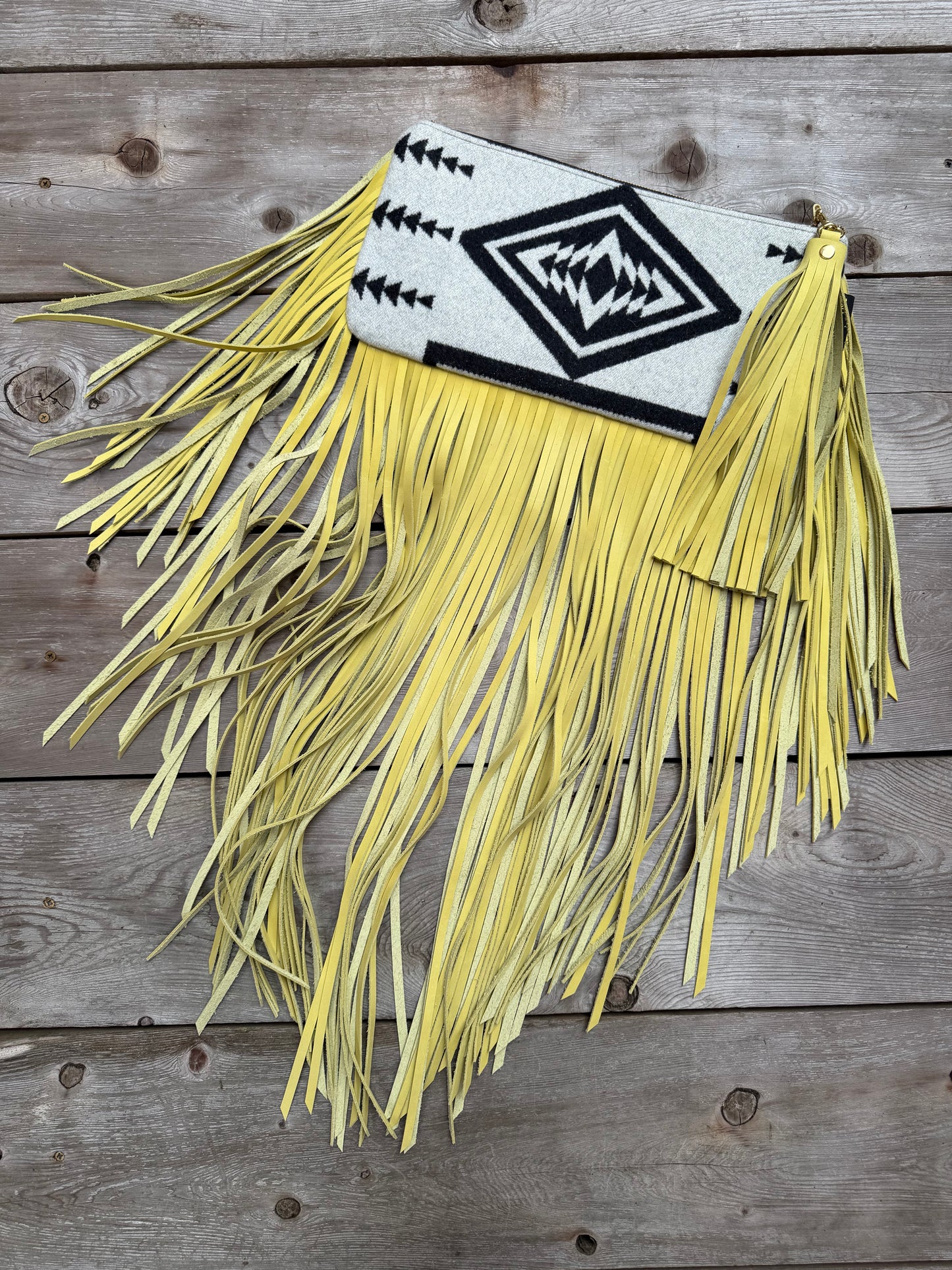 City Clutch - XL Walking Rock