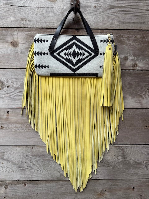City Clutch - XL Walking Rock